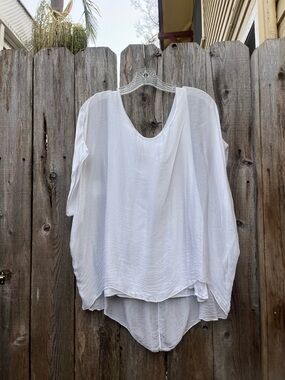Italy Moda silk tunic. 100% Italian silk with a lining.